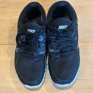 Nike Free Run 2 - Used - size 11.5 - Black & White
